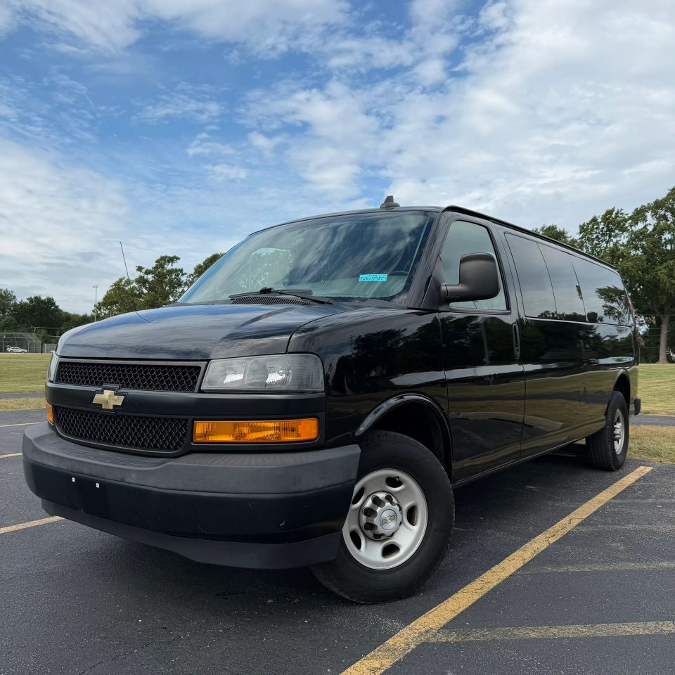 chevrolet express passenger 2020 1GAZGNFP1L1235759 image chevrolet express passenger 2020 1GAZGNFP1L1235759 image